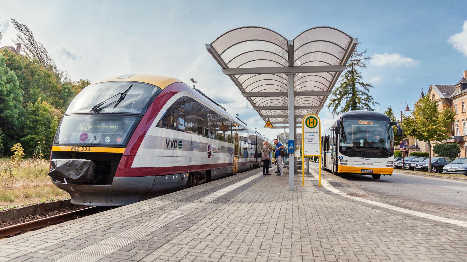 Mitteldeutsche Regiobahn (MRB), Regionalbus Oberlausitz (RBO), at the Königsbrück transition point